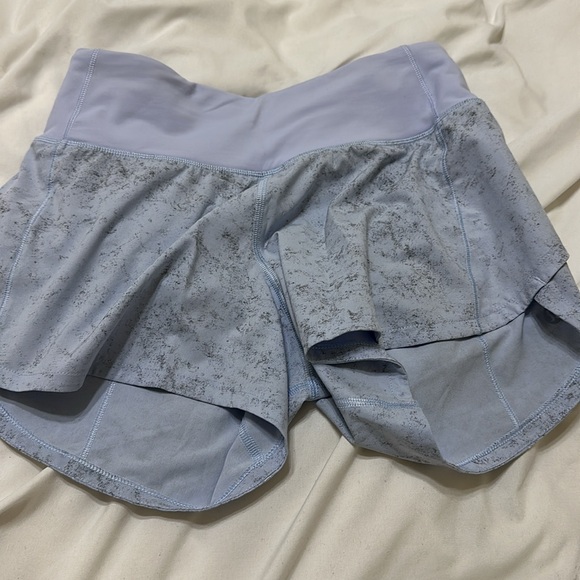 Lululemon Speed Up Mid-Rise Lined Short 4" size 2 - Picture 4 of 5